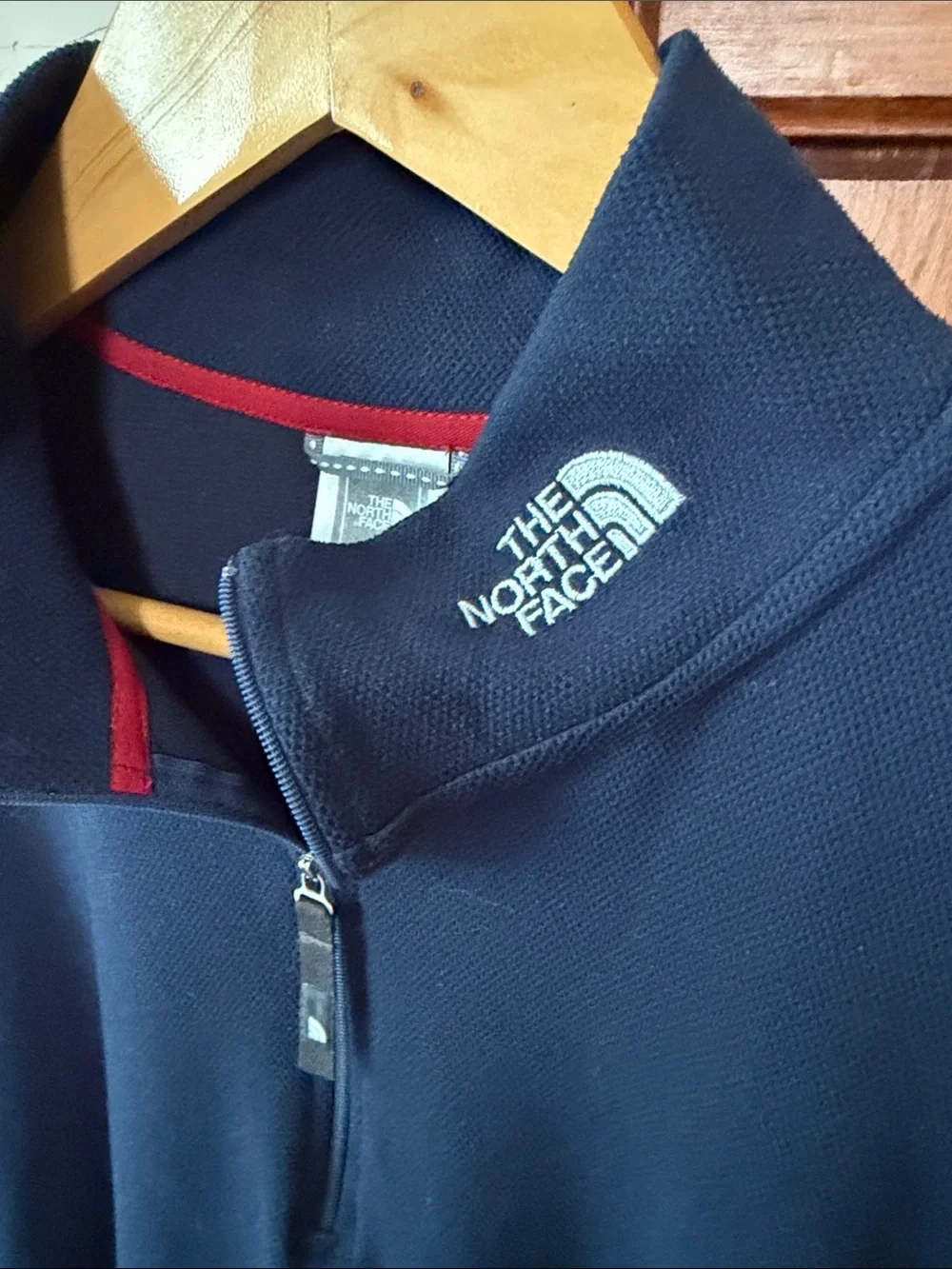 The North Face Men's Quarter zip pullover Jacket - Size Large - Like New